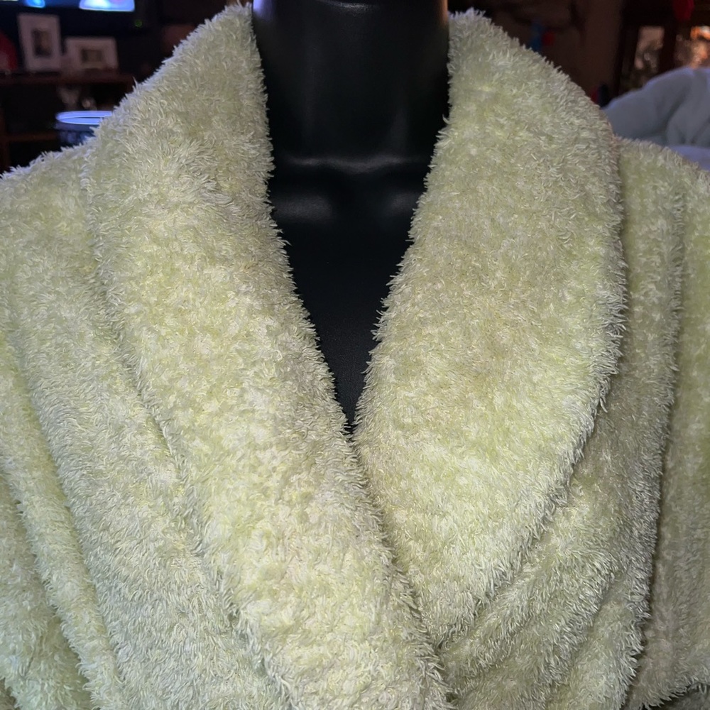 La Lingerie Robe - Picture 2 of 9